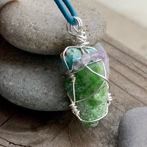 Turquoise, Chrome Tremolite & Fluorite Necklace - Picture 3 of 14